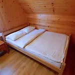 Amber Letniskowe 山林小屋