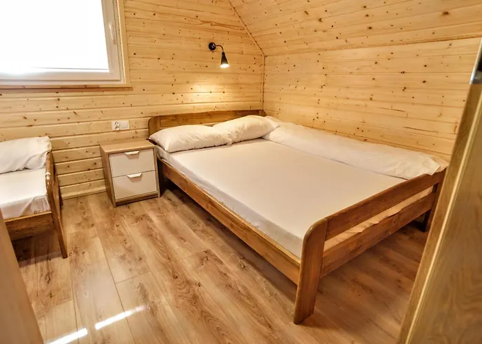 Amber Letniskowe Alojamento de Turismo Selvagem Lubiatowo (Pomerania)