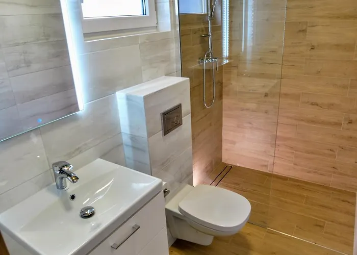 Amber Letniskowe Alojamento de Turismo Selvagem Lubiatowo (Pomerania)